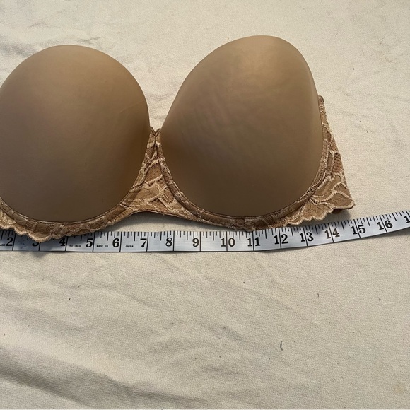 Elegant Lace Strapless Bra in Tan - Picture 13 of 15